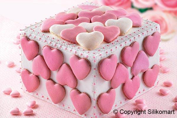 MAC03 HEART MACARONS